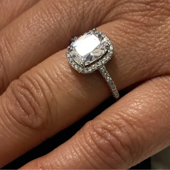 Silver  925  Crystal Cushion Cut Finger  Fancy Ring  Size 8 - Picture 3 of 6